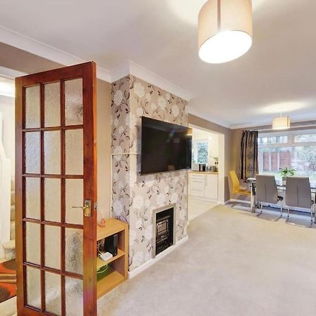 Beautiful Home Close To Town Free Netflix, Wifi سوليهال المظهر الخارجي الصورة