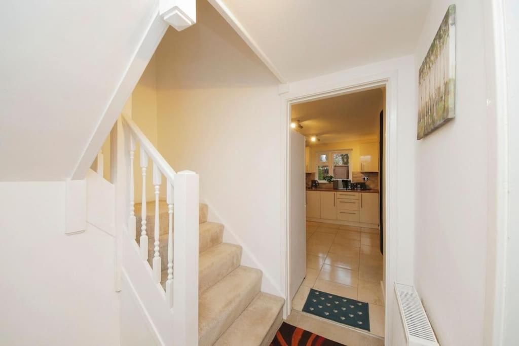 Beautiful Home Close To Town Free Netflix, Wifi سوليهال المظهر الخارجي الصورة
